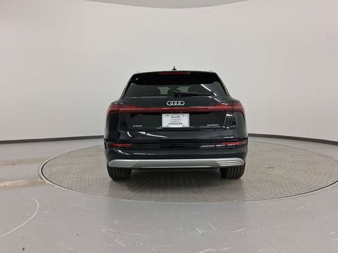 Used 2022 Audi e-tron Premium Plus image 10
