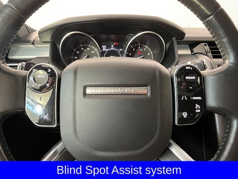 Used 2020 Land Rover Discovery Landmark AWD/4WD image 10