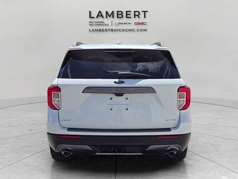 Used 2021 Ford Explorer XLT w/ Equipment Group 202A AWD/4WD image 4