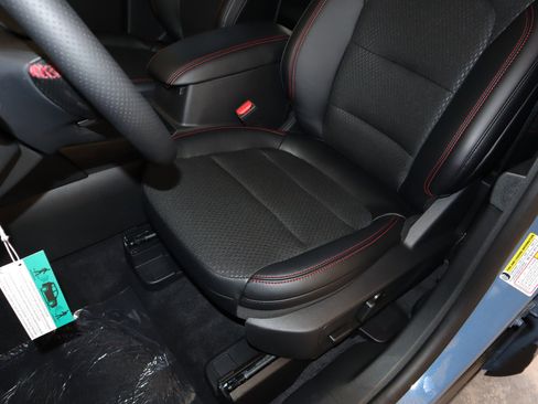 New 2025 Ford Escape ST-Line w/ Equipment Group 301A image 35