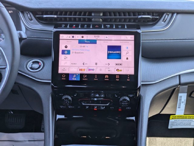 New 2027 Jeep Grand Cherokee Laredo X RWD image 18