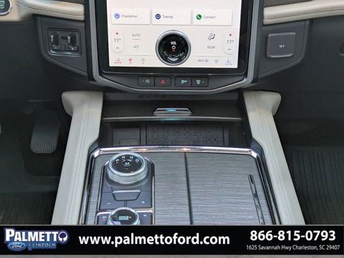 Used 2023 Ford Expedition Limited image 17