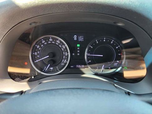 Used 2014 Lexus IS 250C w/ F-Sport Package w/as Tires image 32