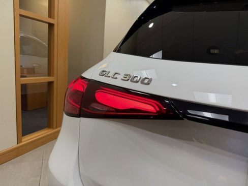Certified 2025 Mercedes-Benz GLC 300 image 21