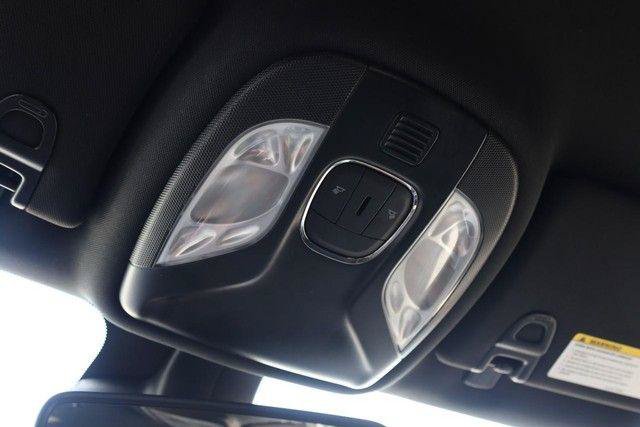Used 2025 Jeep Compass Trailhawk AWD/4WD image 16
