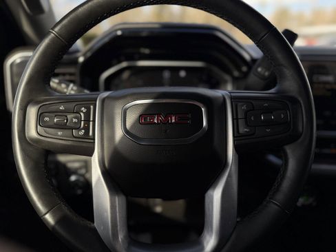 Used 2023 GMC Sierra 1500 SLE image 16