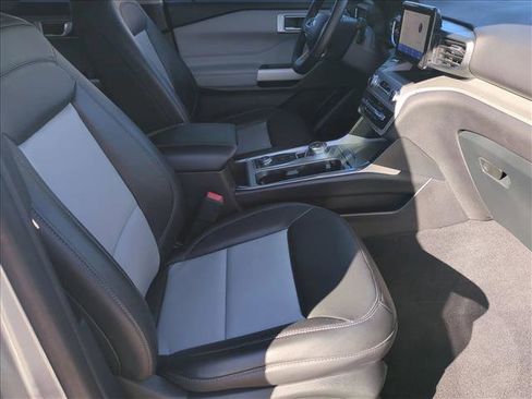 Used 2023 Ford Explorer XLT w/ Equipment Group 202A image 21