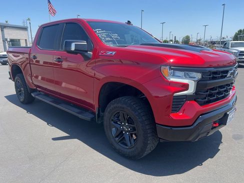 Used 2025 Chevrolet Silverado 1500 LT Trail Boss w/ Convenience Package II AWD/4WD image 1