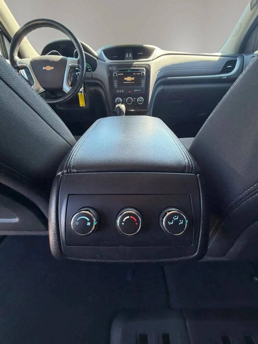 Used 2017 Chevrolet Traverse LT w/ Style and Technology Package AWD/4WD image 12
