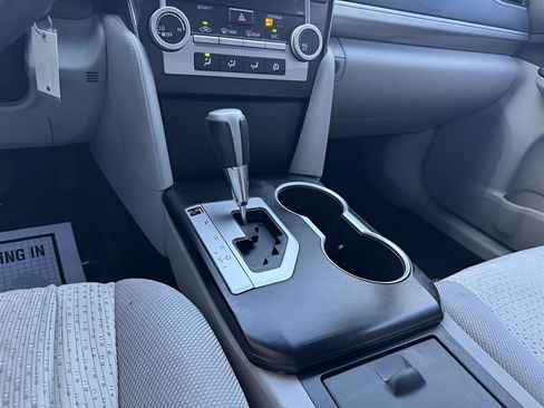 Used 2014 Toyota Camry LE image 19