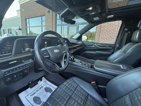 Used 2022 Cadillac Escalade Sport Platinum AWD/4WD image 16