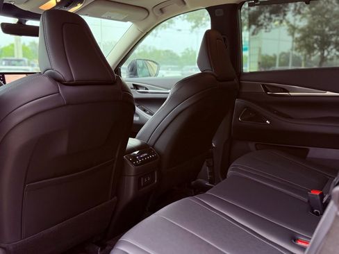 Certified 2026 INFINITI QX60 Luxe w/ Cargo Package FWD image 29