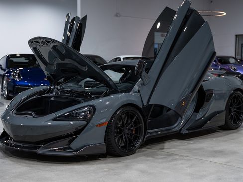 Used 2019 McLaren 600LT RWD image 32