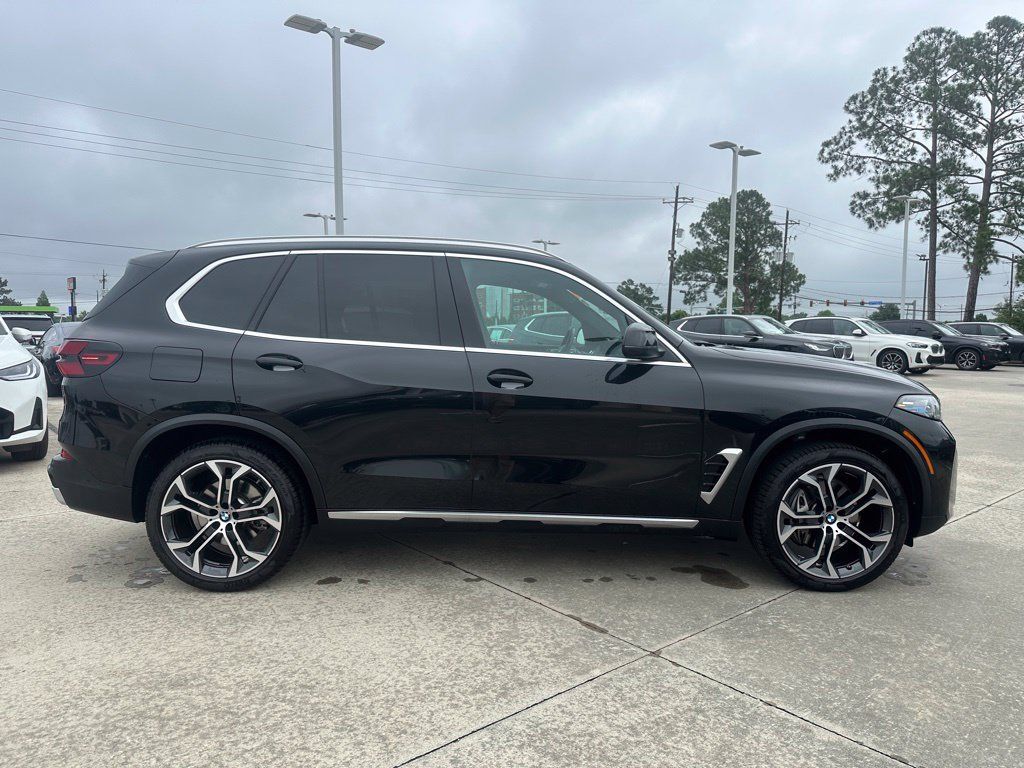 Certified 2026 BMW X5 sDrive40i w/ Parking Assistance Package RWD image 4
