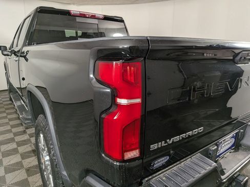 Certified 2024 Chevrolet Silverado 2500 High Country w/ High Country Premium Package image 15