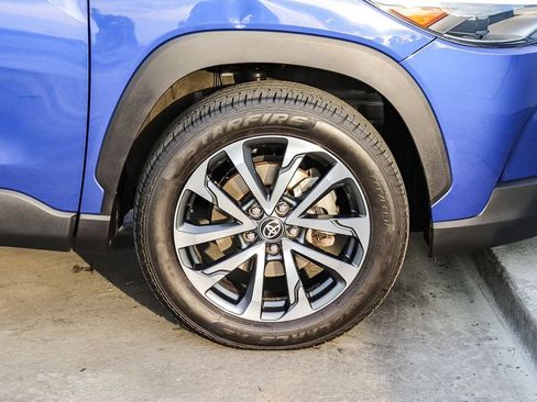 Used 2022 Toyota Corolla Cross XLE FWD image 11