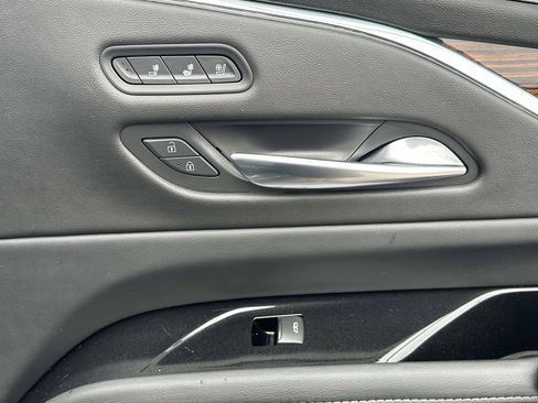 Used 2022 Cadillac Escalade Premium Luxury w/ LPO, Illumination Package image 27