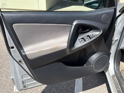 Used 2011 Toyota RAV4 4WD w/ Base L4 Extra Value Pkg image 11