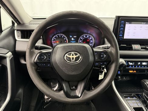 Used 2019 Toyota RAV4 LE image 10