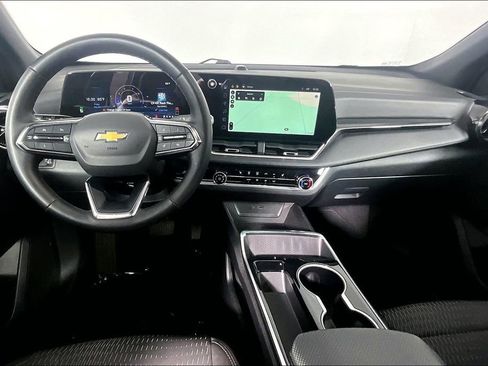 Used 2025 Chevrolet Equinox LT FWD image 14