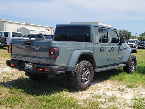 Used 2025 Jeep Gladiator Mojave AWD/4WD image 4
