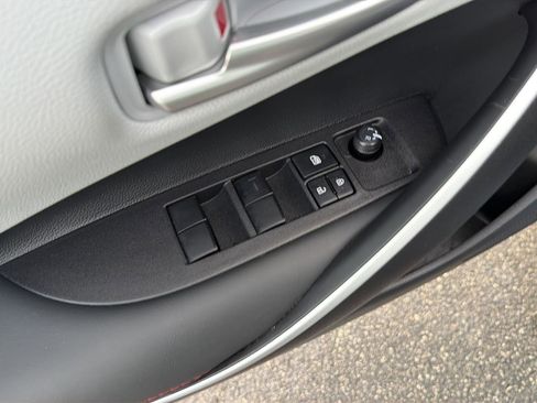Used 2025 Toyota Corolla SE FWD image 30