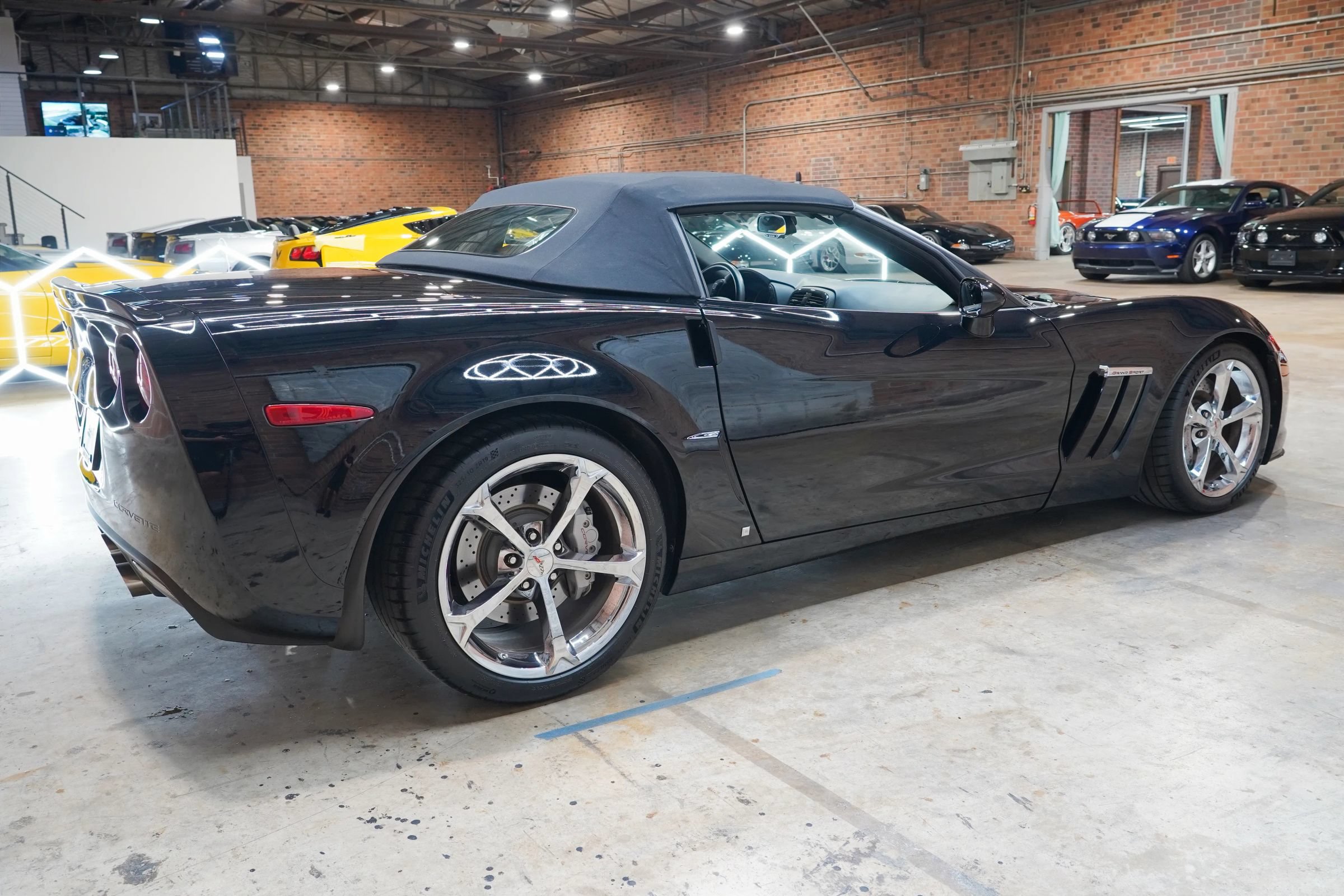 Used 2011 Chevrolet Corvette Grand Sport w/ Preferred Equipment Group RWD image 14