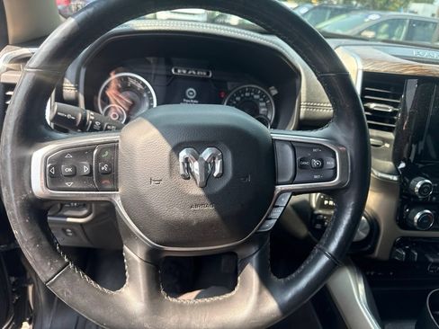 Used 2019 RAM 1500 Laramie AWD/4WD image 11