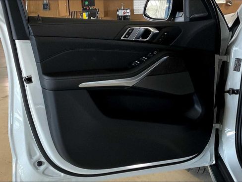 Used 2026 BMW X5 sDrive40i RWD image 10