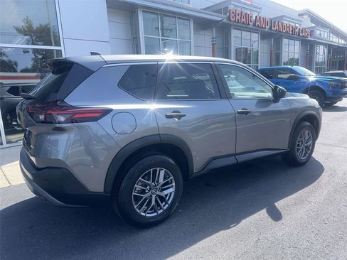 Used 2023 Nissan Rogue S AWD/4WD image 3