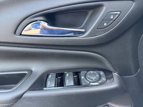 Used 2022 Chevrolet Equinox Premier image 13