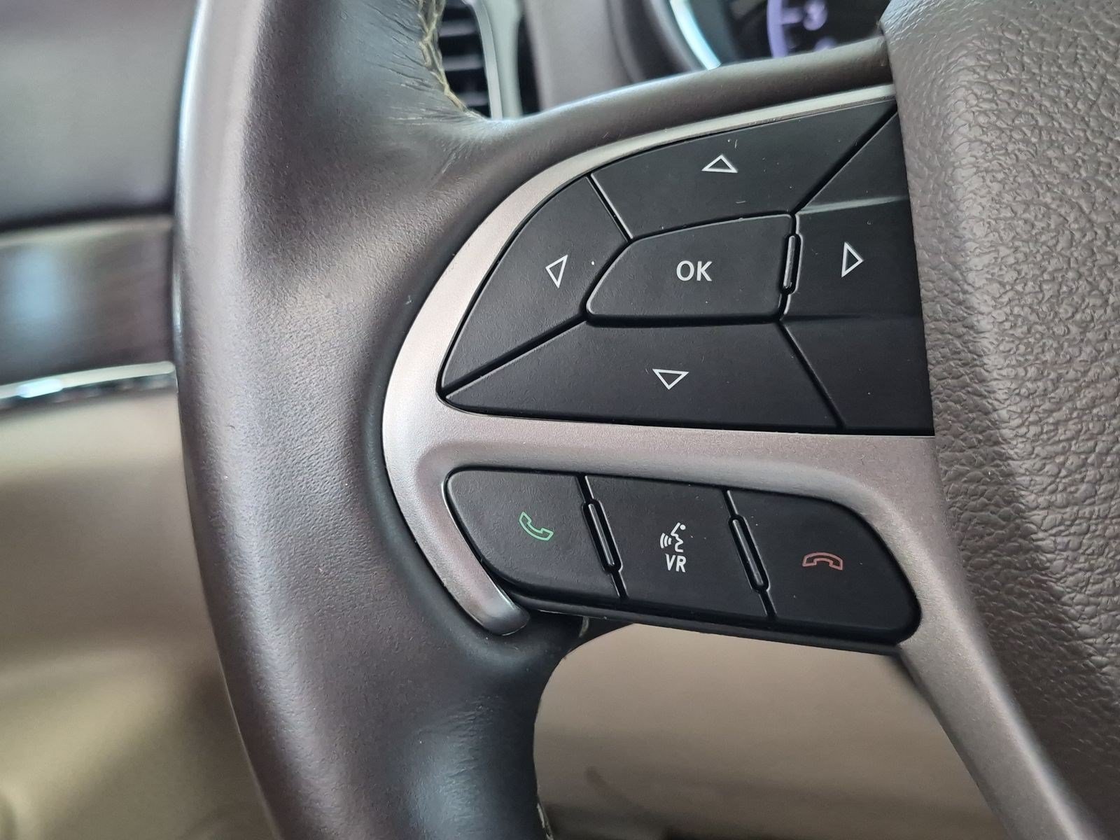 Used 2021 Jeep Grand Cherokee Overland AWD/4WD image 17