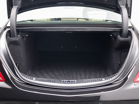Used 2017 Mercedes-Benz S 550 Sedan image 34