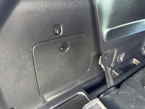 Used 2022 Ford Explorer XLT w/ Equipment Group 202A image 49