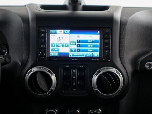 Used 2014 Jeep Wrangler Unlimited Rubicon w/ Connectivity Group image 24