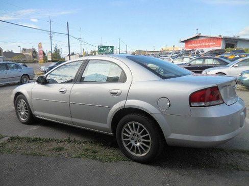 Used 2006 Chrysler Sebring LX image 4