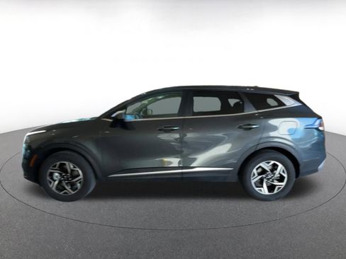 Used 2025 Kia Sportage LX image 9