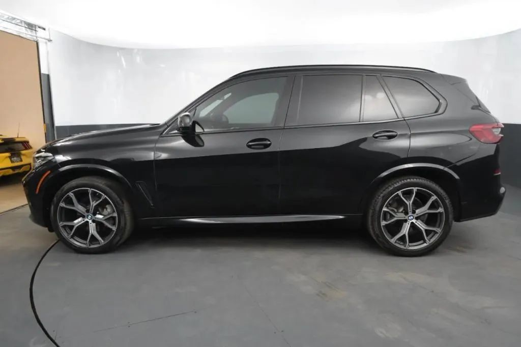 Used 2020 BMW X5 xDrive40i w/ M Sport Package AWD/4WD image 2