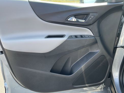 Used 2023 Chevrolet Equinox LT image 11