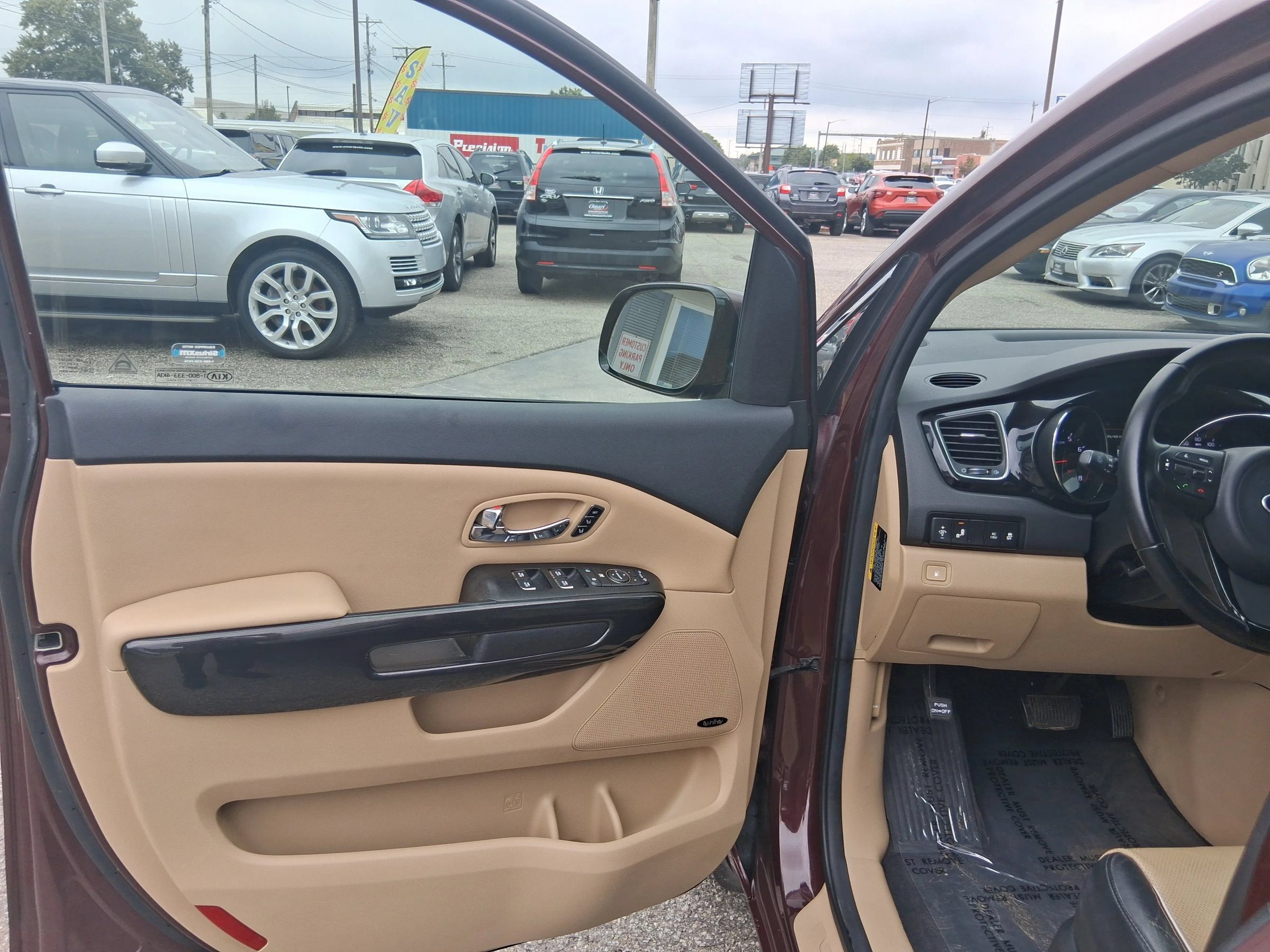 Used 2016 Kia Sedona SX FWD image 11