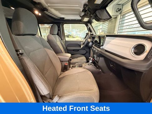 Used 2026 Jeep Wrangler Unlimited Sahara AWD/4WD image 14