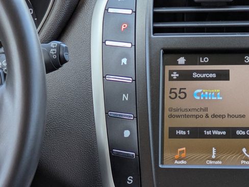 Used 2019 Lincoln MKC Select w/ Select Plus Package FWD image 17