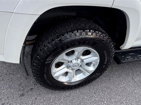 Used 2014 Toyota 4Runner SR5 AWD/4WD image 25
