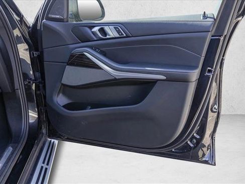 Used 2025 BMW X5 xDrive50e image 30