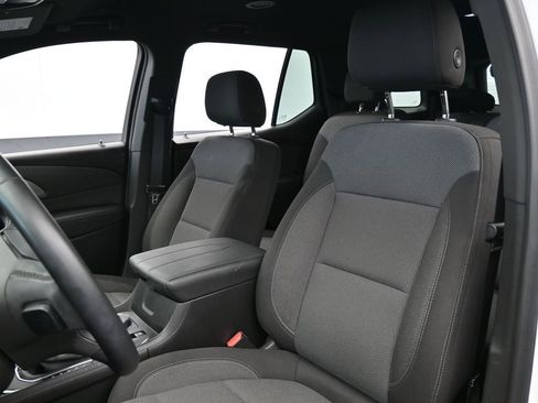 Used 2023 Chevrolet Traverse LT image 10