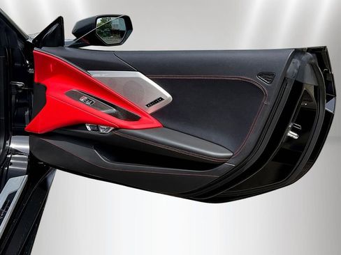 Used 2022 Chevrolet Corvette Stingray Preferred Cpe w/ Z51 Performance Package RWD image 25