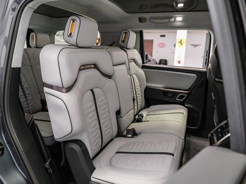 Used 2023 Rivian R1S Adventure image 36