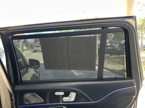 Used 2021 Mercedes-Benz Maybach GLS 600 4MATIC image 40