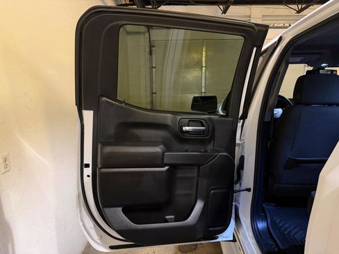 Used 2020 Chevrolet Silverado 1500 LT w/ Texas Edition image 11