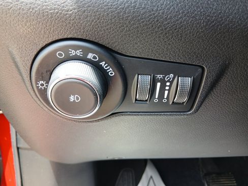 Used 2024 Jeep Compass Latitude AWD/4WD image 12